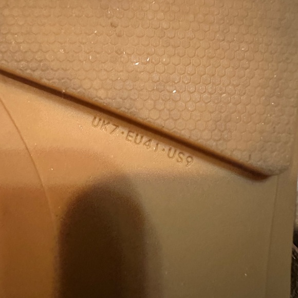 FitFlop Dynamicush Comfort Technology tan leather sandals (no shoe box) - Picture 8 of 9